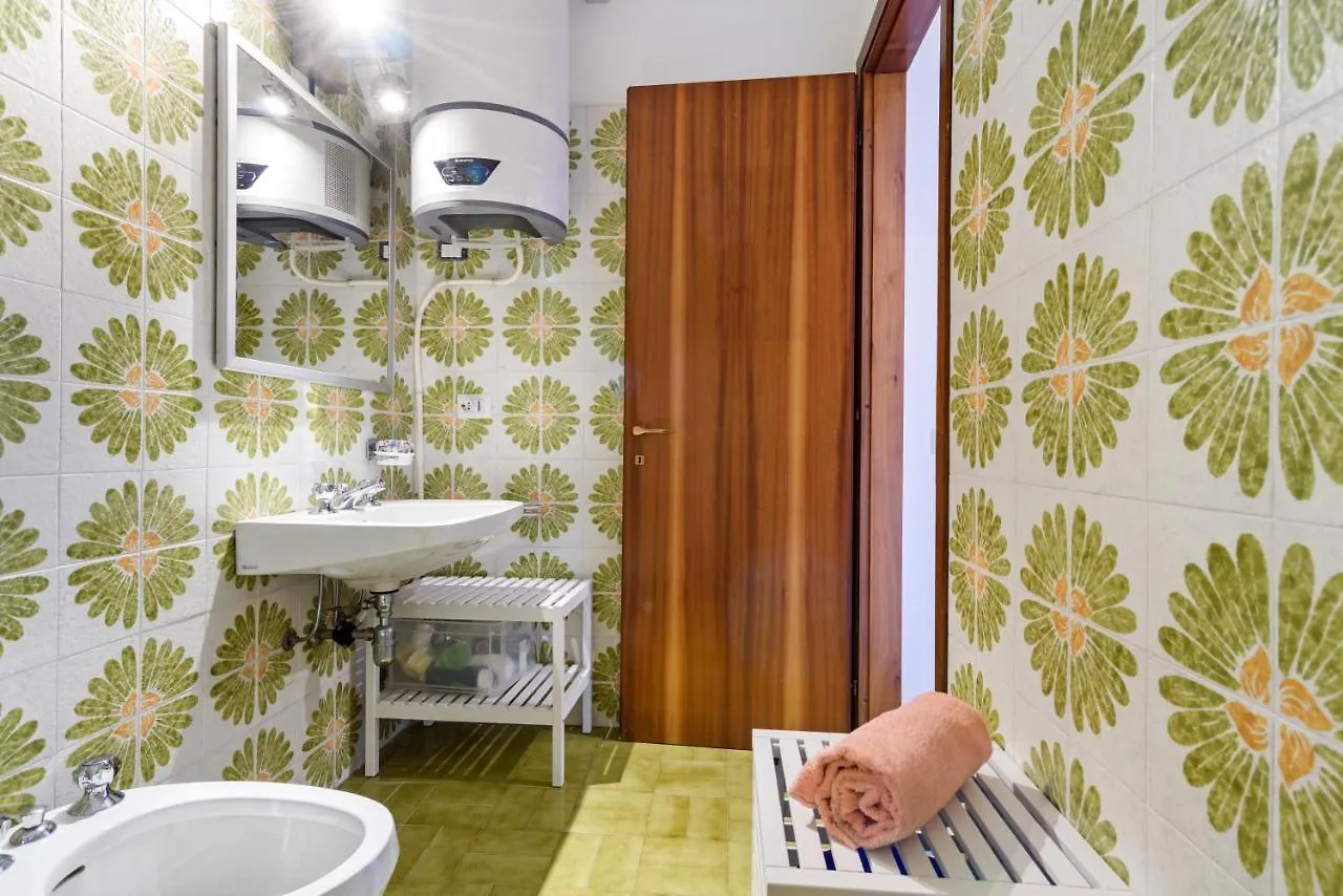 Como City Center Apartments! Italy