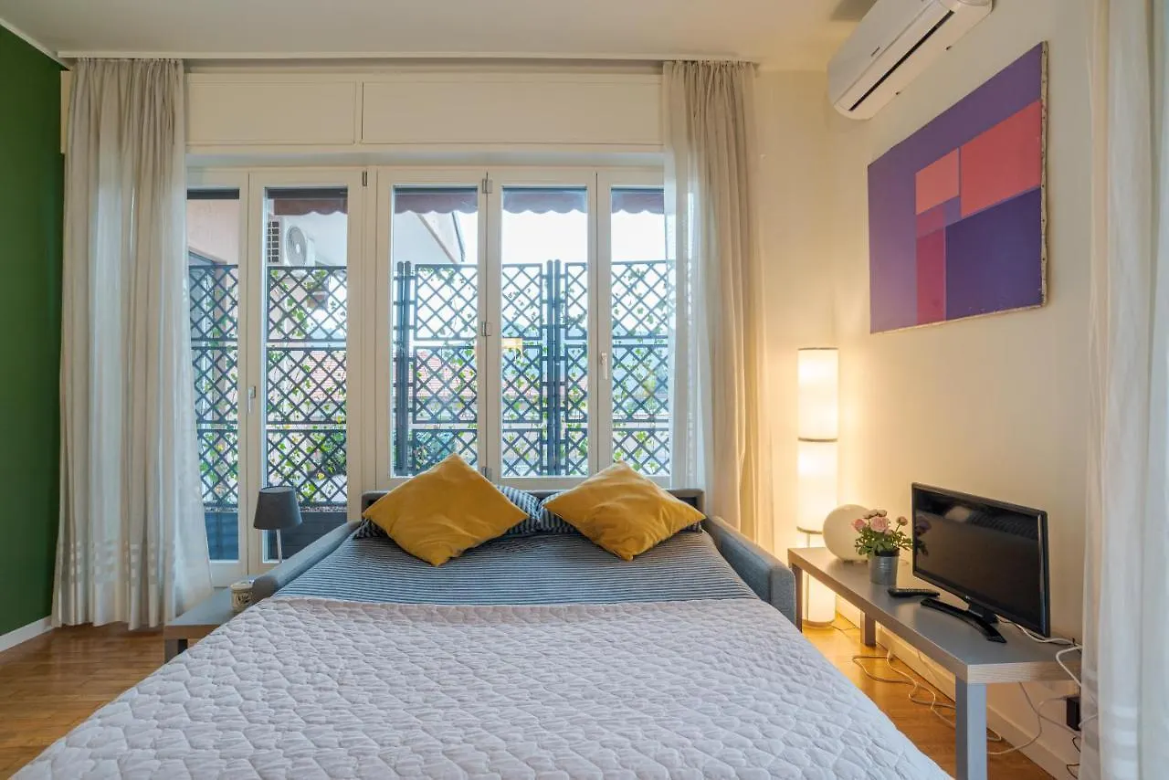 Como City Center Apartments! Apartment